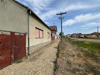 U tijeku uređenje pješačkih staza u Starim Jankovcima, Oroliku i Srijemskim Lazama