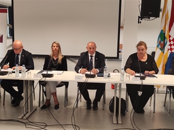 Saborski zastupnici održali sjednicu u Vukovaru i posjetili Petrovačku dolu