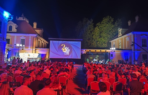 Zbog jakog vjetra svečano zatvaranje Vukovar Film Festivala seli u...