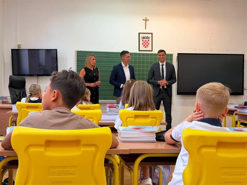 Vinkovačke osnovne škole novu školsku godinu dočekale sa 17 učenika više nego lani