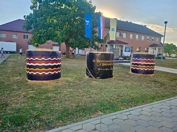 Tri dana pjesme, plesa i tradicije