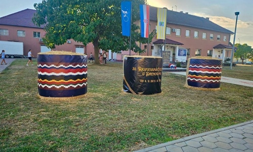 Tri dana pjesme, plesa i tradicije