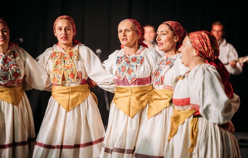 Danas Folklorne večeri na Vinkovačkim jesenima