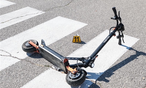 Električni romobil nije za maloljetne osobe