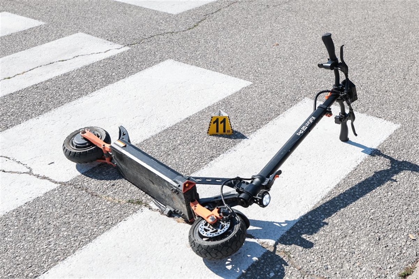 Električni romobil nije za maloljetne osobe