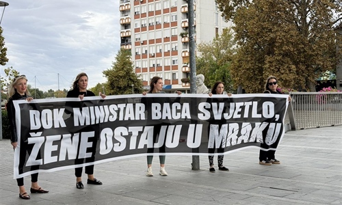 U Vukovaru održana akcija protiv nasilja nad ženama: "Žena može povući...