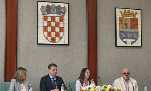 U Vinkovcima počeo projekt namijenjen slijepim, gluhim i nagluhim...