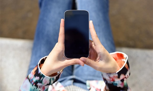Sve više prijava zbog ugrožavanja djece na internetu