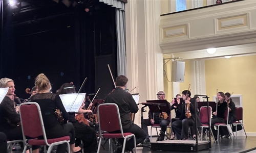 Zagrebačka filharmonija ponovno ispunila Hrvatski dom u Vukovaru: Večer...