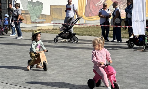 Mali Vukovarci na dva, tri i četiri kotača: Središtem grada zavladali...