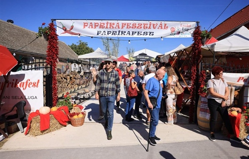 Otvoren 17. Paprika Fest – miris domaće paprike ponovno privukao Baranjce