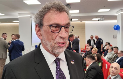 Na Dan učitelja nagrađeno 518 odgojno-obrazovnih djelatnika