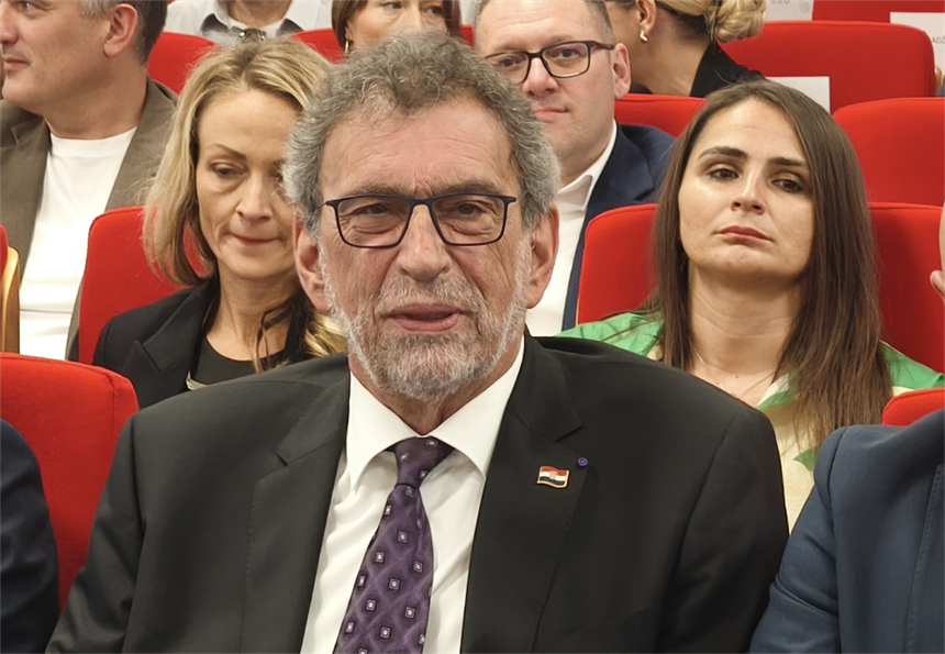 Fuchs: O promjenama eseja na maturi