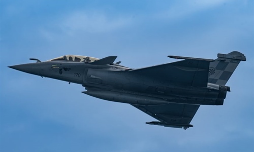Avion emitirao signal za otmicu, Hrvatska digla Rafale