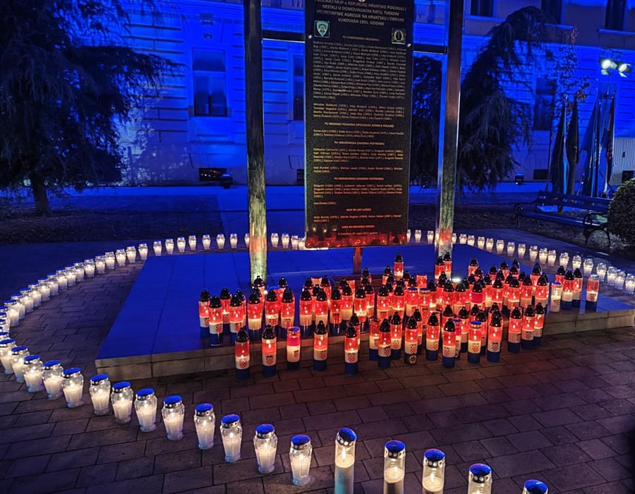 U Vukovaru odana počast za 97 poginulih i nestalih policajaca