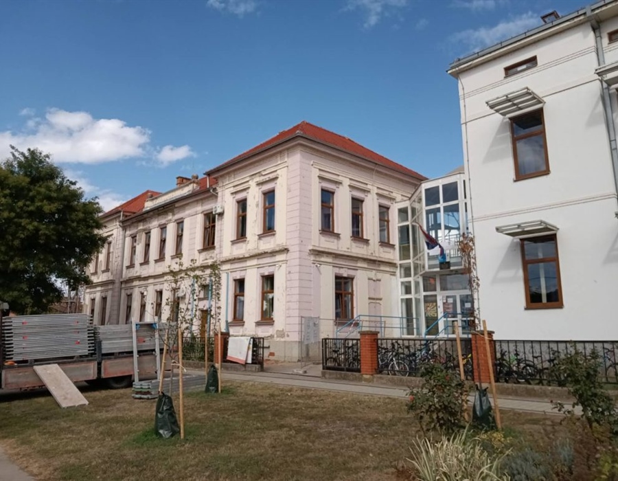 Sigurniji i kvalitetniji uvjeti za učenike: obnovljeno krovište škole u...