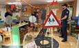 Mališani i prijatelji u plavom zajedno za sigurniji promet